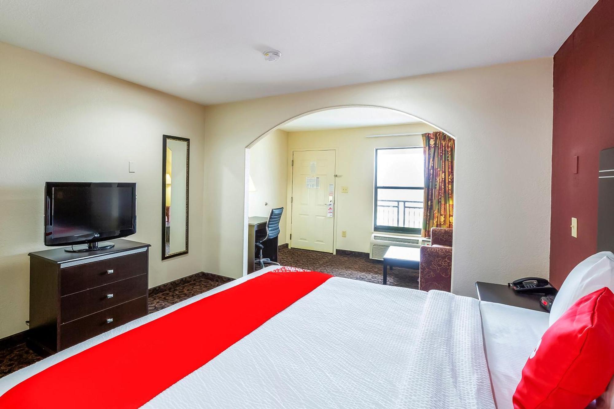 Oyo Hotel Lsu Порт-Аллен Екстер'єр фото